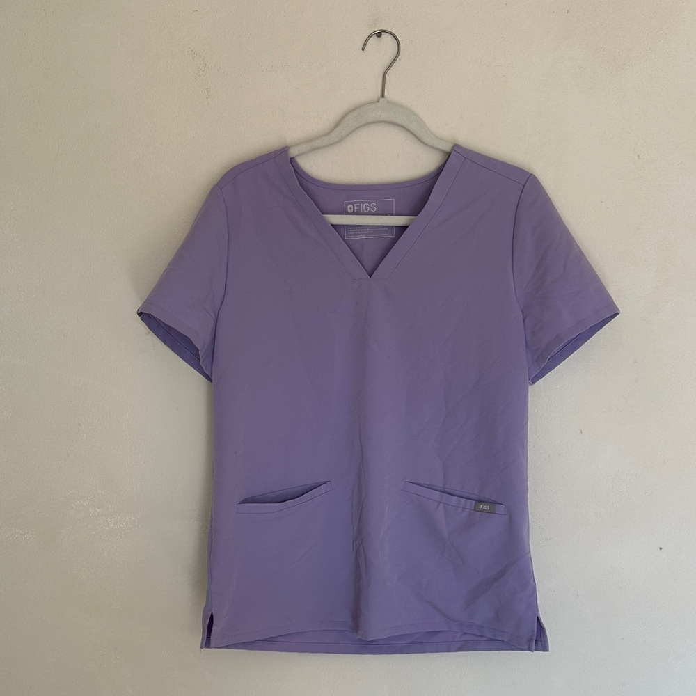 Figs Women's Lavender Short Sleeve Top